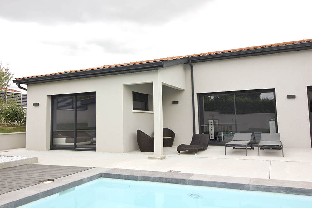 maison valtrea terrasse exterieur